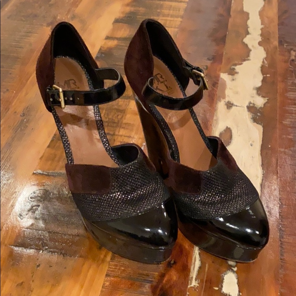 Black MRKT Wedge .